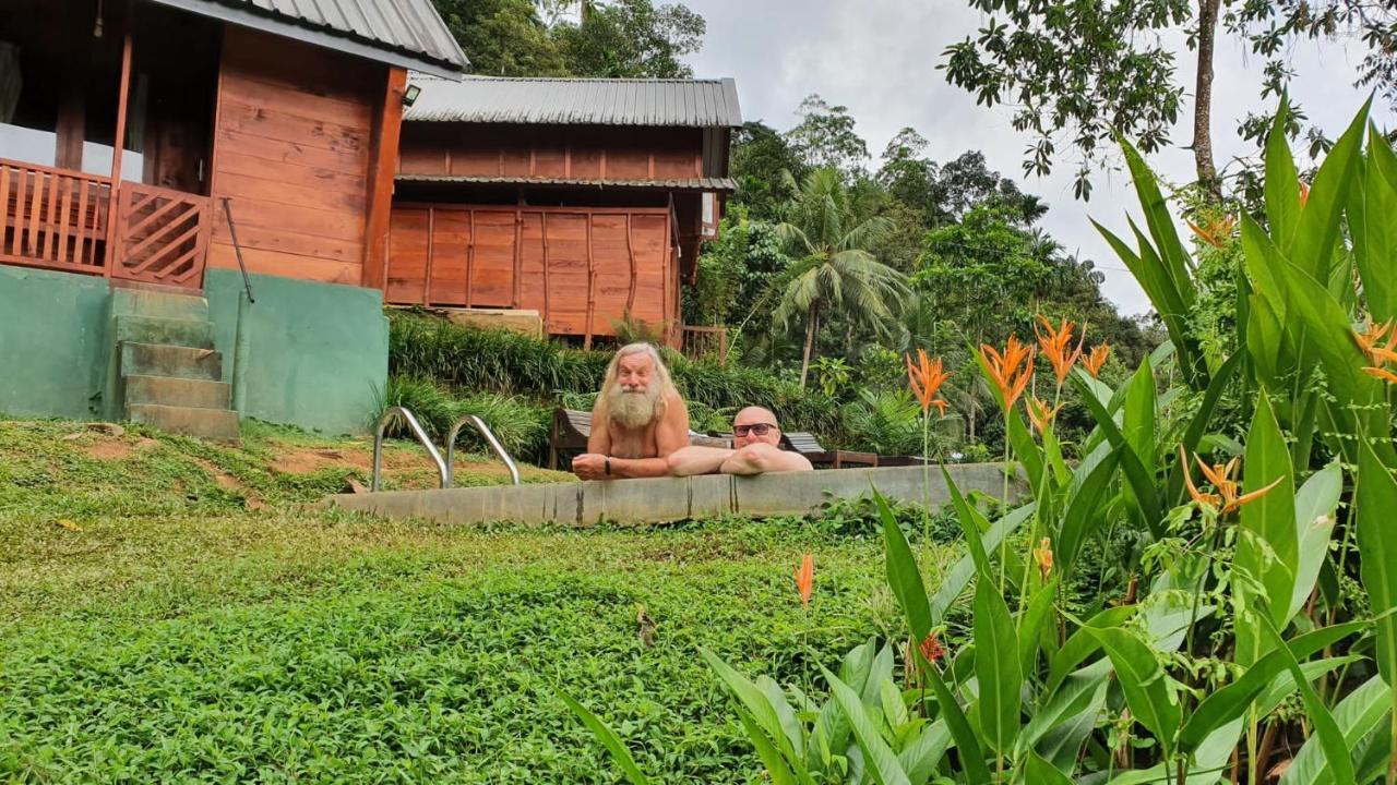 Sinharaja Forest Gate Deniyaya Buitenkant foto