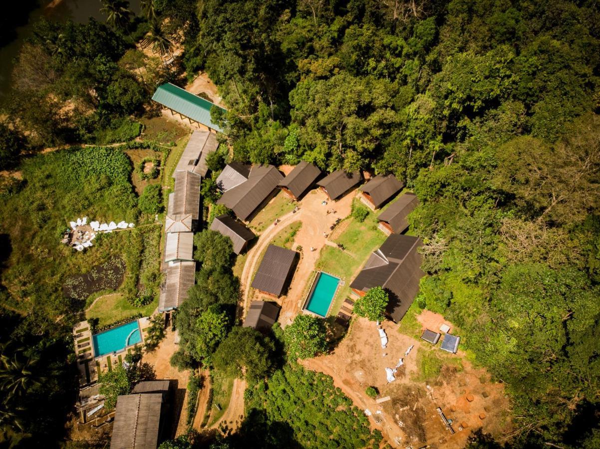 Sinharaja Forest Gate Deniyaya Buitenkant foto